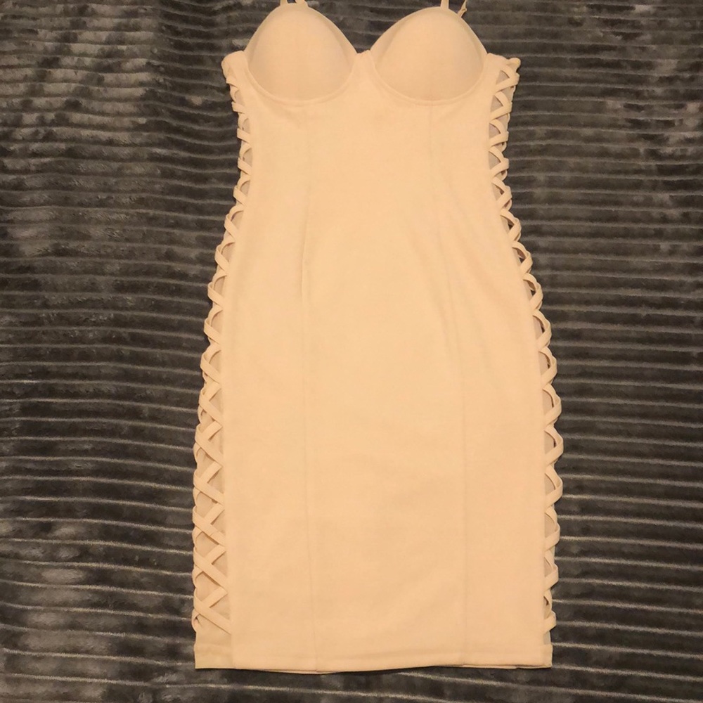 Pale pink/ nude dress 💗